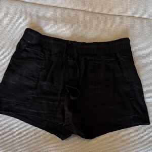 Kut from the Kloth Black Women's Linen Shorts